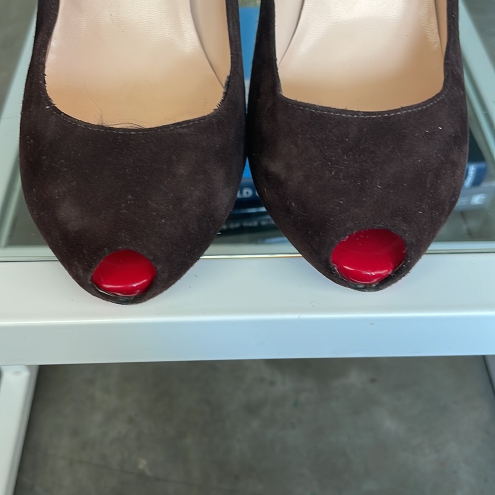 Christian Louboutin woman’s heels - Picture 2 of 6